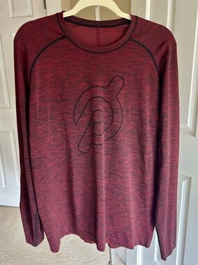 Lululemon/peloton Burgundy/Black marked Long Sleeve Athletic Top. Men’s Large.